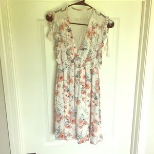 Floral midi dress with lace